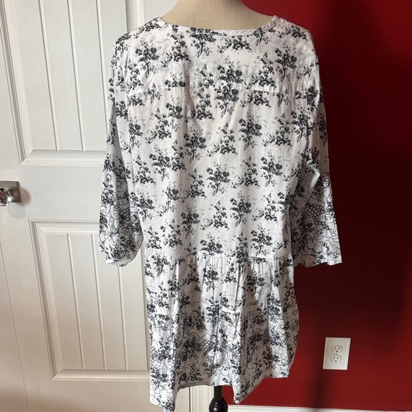 Ellos Black and White Floral Blouse - Picture 5 of 6